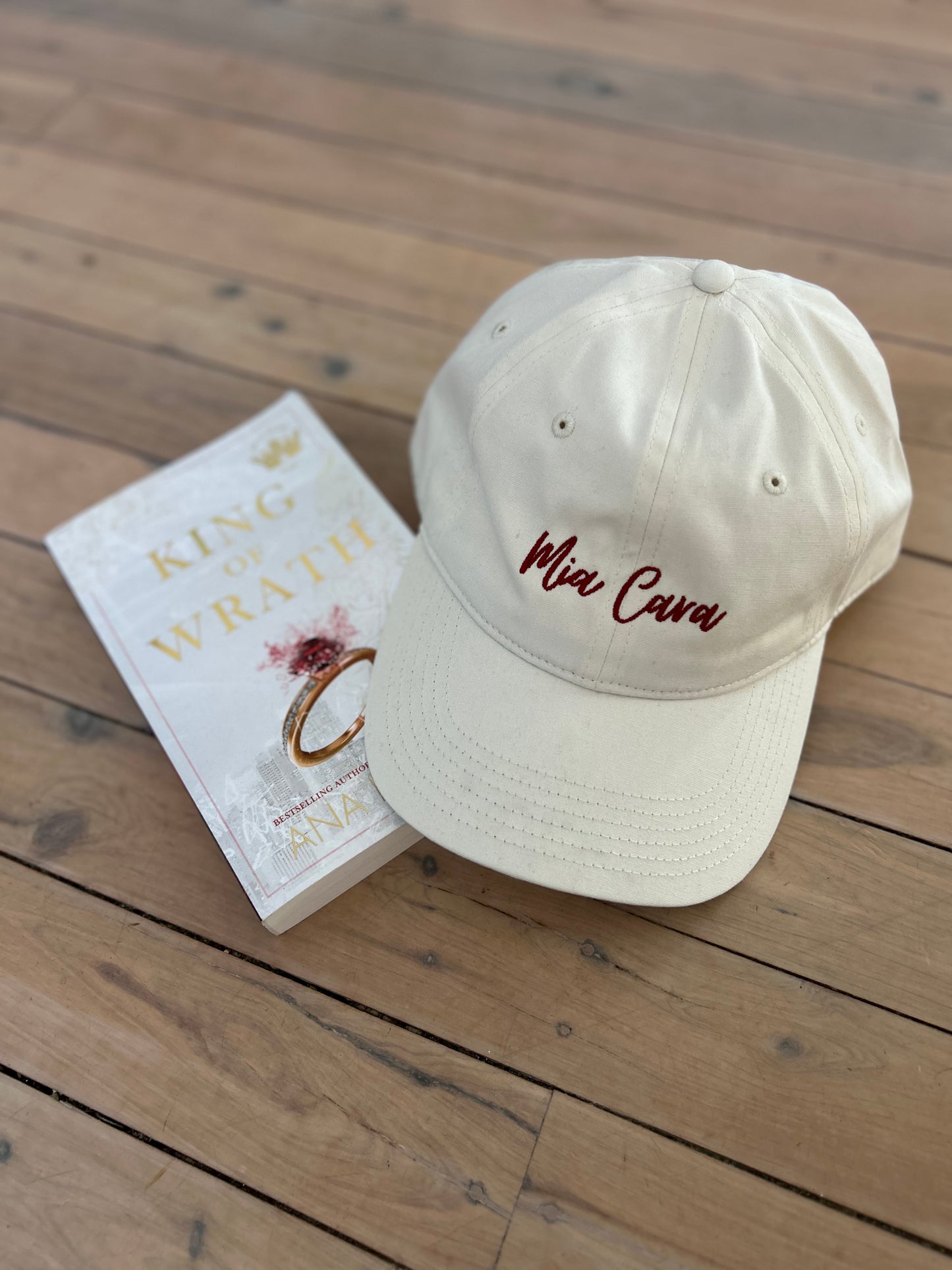 Mia Cara Cap